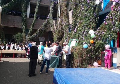 جوائز تشجعية للمتفوقات بمدرسة عبدالله فضيل بالضالع