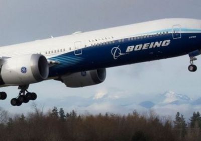 طائرة بوينغ تهبط اضطراريًا لخلل في المحرك الأيسر