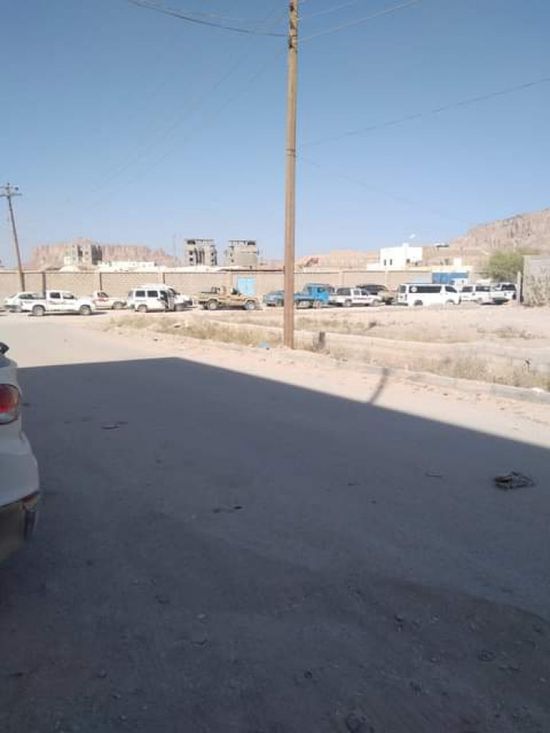 بن عديو يستثمر أزمة المحروقات في شبوة بـ "المحطات الخاصة"