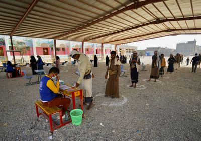 فرق أممية تُغيث النازحين في مأرب