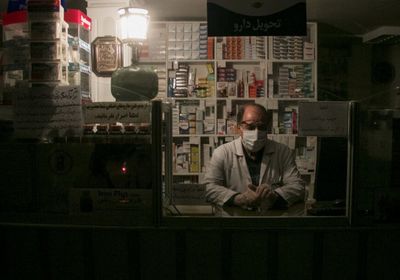 إيران تواجه تفشي كورونا بقطع التيار الكهربائي