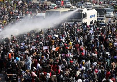 رويترز: المتظاهرون يدعون لإضراب عام في ميانمار