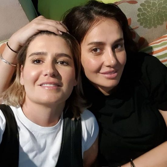 بصور من الطفولة.. هنا شيحة تحتفل بعيد ميلاد شقيقتها حلا