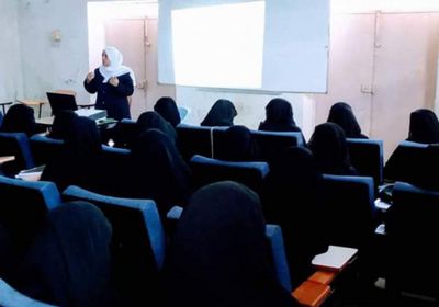 "خليفة الإنسانية" تواصل دعمها لـ "كلية المجتمع" بسقطرى