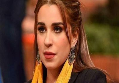أسما شريف منير تطلب الدعاء من جمهورها