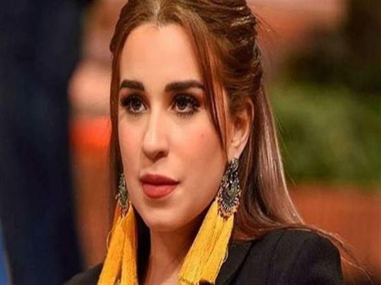 أسما شريف منير تطلب الدعاء من جمهورها