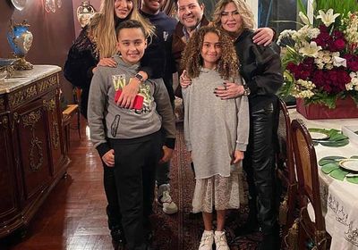 هاني شاكر يحتفل بعيد ميلاد حفيديه