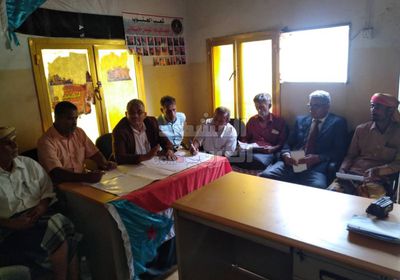 انتقالي خنفر يُراجع آليات جمع الإيرادات العامة