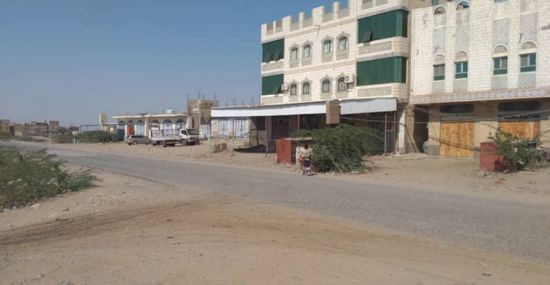 مصاب في هجوم حوثي على سوق بمدينة حيس
