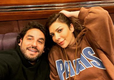 "أقوى مقاتلة".. أصالة رفقة شقيقها في ظهور جديد