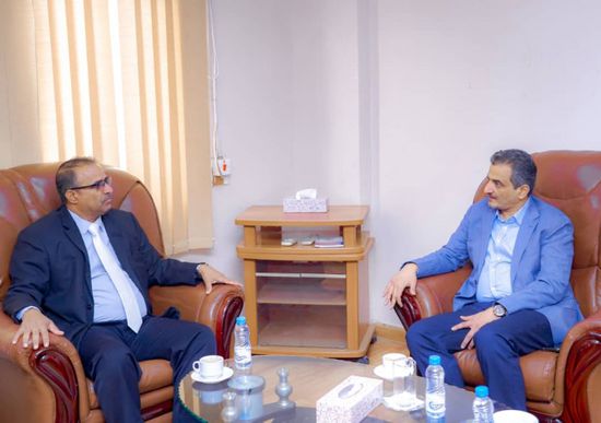 لملس والزعوري يبحثان آليات الترخيص للجمعيات في عدن ومراقبتها