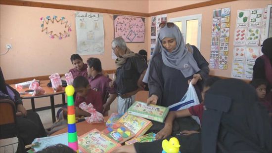 وجبات ومستلزمات تعليمية من "الانتقالي" لذوي الاحتياجات الخاصة بلحج