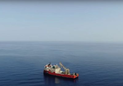 لهذا السبب.. إسرائيل تحظر بيع وتناول المأكولات البحرية من المتوسط