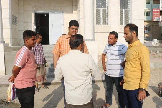 بعد إنجازه.. تسليم مقر بريد حي أكتوبر بالمكلا