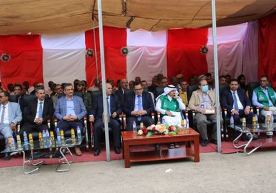 السقطري ولملس يطلقان مشروع مكافحة الجراد