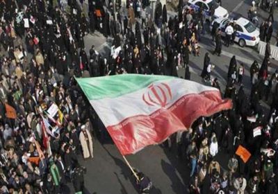 إيران.. متظاهرون يحرقون مبنى حكوميًا شرق البلاد