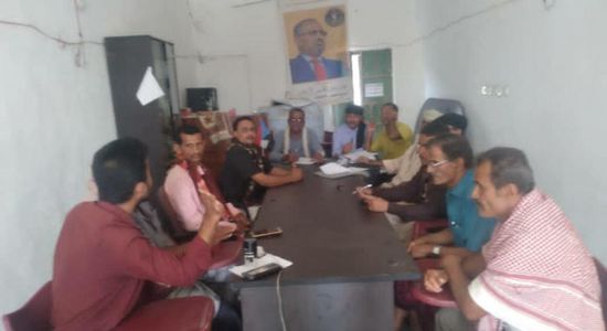 انتقالي حبيل جبر يبحث أزمات غياب الخدمات بالمديرية