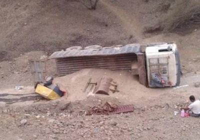 انقلاب شاحنة يفضح عملية تهريب في المضاربة