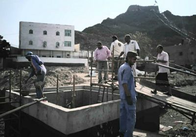 "انتقالي خورمكسر" يتفقد سير مشروع خزانات المياه