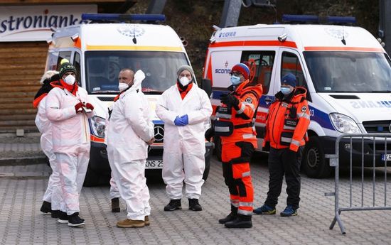 بولندا تُسجل 303 وفاة و12100 إصابة جديدة بكورونا