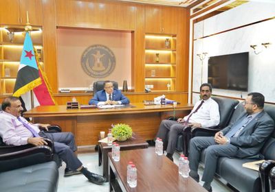 الخبجي يقف على مستوى تحصيل الإيرادات الضريبية