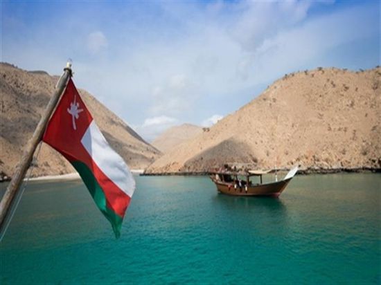 سلطان عمان يبعث برسالة خطية لحاكم دبي تتعلق بالعلاقات الثنائية بين البلدين