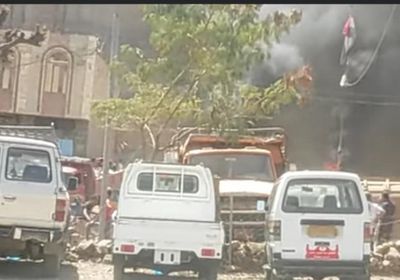 عصابة إخوانية تحرق بيتًا بعد نهبه بتعز