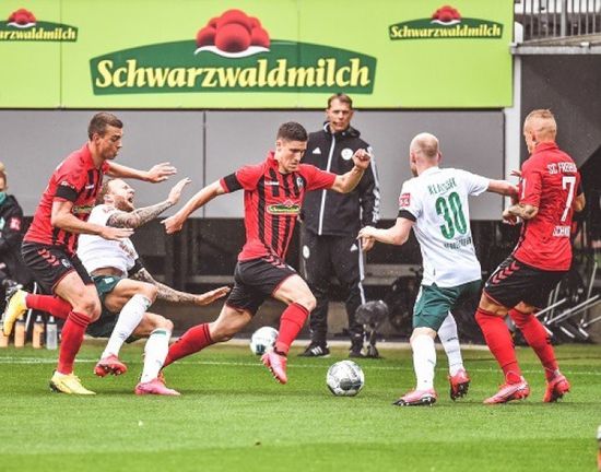 فيروس كورونا قد يتسبب في إلغاء مباراة بريمن أمام يان ريجينسبورج بكأس ألمانيا