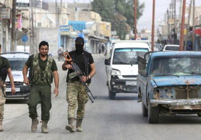 مسلحون يُسقطون قتلى وجرحى من قوات النظام السوري