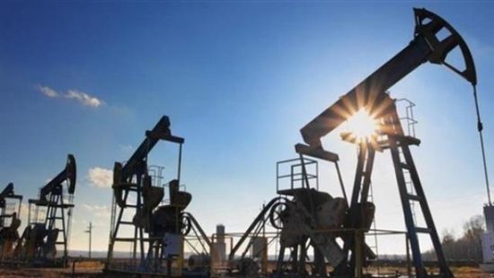 النفط يهبط 1% وسط مخاوف من تباطؤ الطلب الصيني