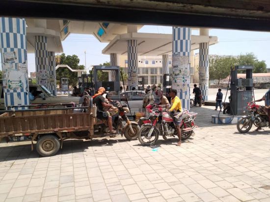 ارتفاع أسعار المحروقات في أبين ينذر بأزمة وقود