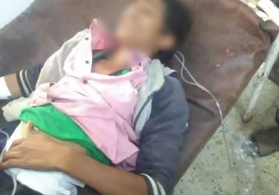 قناص حوثي يستهدف طفلًا في حيفان