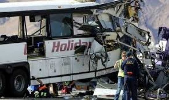  مصرع 15 شخصا في حادث تصادم في كاليفورنيا