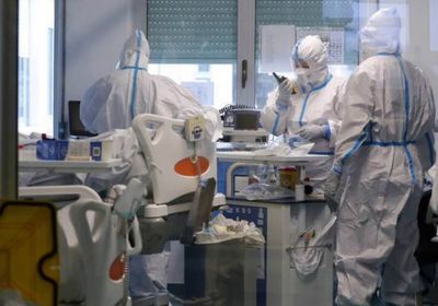 اليونان تسجل 2353 إصابة جديدة بفيروس كورونا