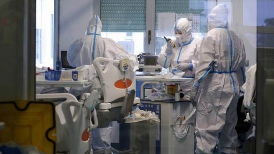 اليونان تسجل 2353 إصابة جديدة بفيروس كورونا