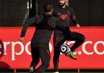 صلاح وأليسون يشاركان في استعدادات ليفربول لمواجهة تشيلسي بالبريميرليج