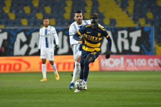 تشكيل أنقرة جوجو.. جيرالدو أساسيا وبادجي بديلا ضد مصطفى محمد في جالطة سراي