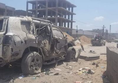 شهيد وجريحان في استهداف موكب أمني بعدن