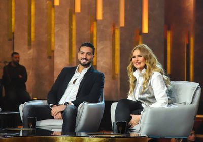 محمد الشرنوبي عن يسرا :واقفة في ضهري مابتسبنيش اغلط