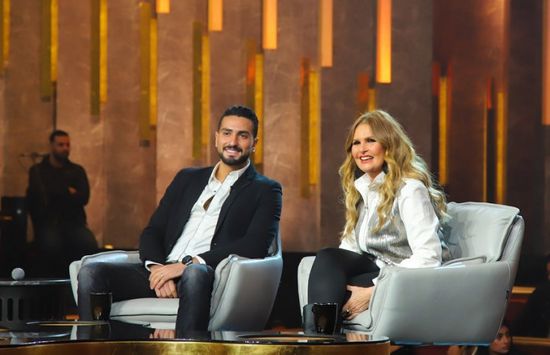 محمد الشرنوبي عن يسرا :واقفة في ضهري مابتسبنيش اغلط