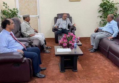 وزير النقل ورئيس "انتقالي حضرموت" يستعرضان ترتيبات افتتاح مطار الريان