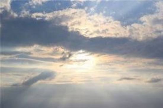 طقس صحو إلى غائم على سواحل الجنوب غدًا