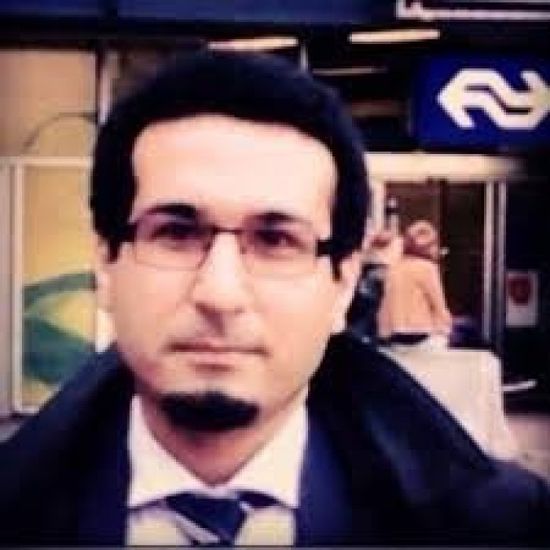 كاتب: إيران تسعى لإحياء الاتفاق النووي بالصواريخ