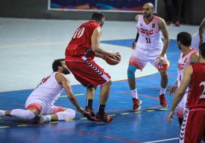 الأهلي المصري يخطف الزمالك في ديربي السلة