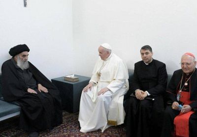 البابا فرنسيس يلتقي السيستاني في منزله بالنجف