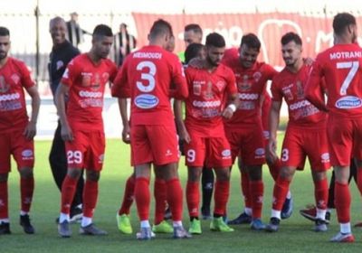 مولودية وهران يلتحق بوفاق سطيف في صدارة الدوري الجزائري