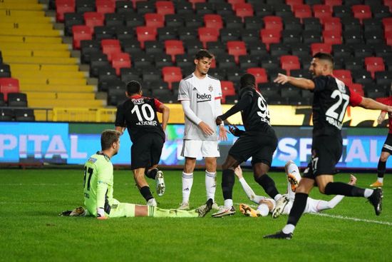 بشكتاش ينفرد بصدارة الدوري التركي