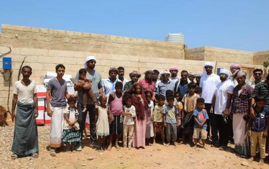 80 أسرة تتلقى مساعدات من "خليفة الإنسانية" بسقطرى