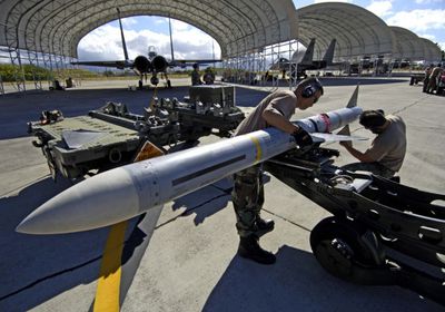  أمريكا تؤجل موعد إطلاق صاروخ "إيه آر آر دبليو"