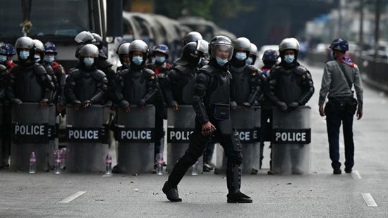 الانقلاب العسكري بميانمار يسيطر على الجامعات والمستشفيات